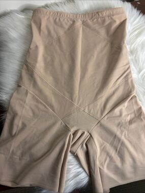 Miraclesuit Beige Shapewear Shorts Size Large